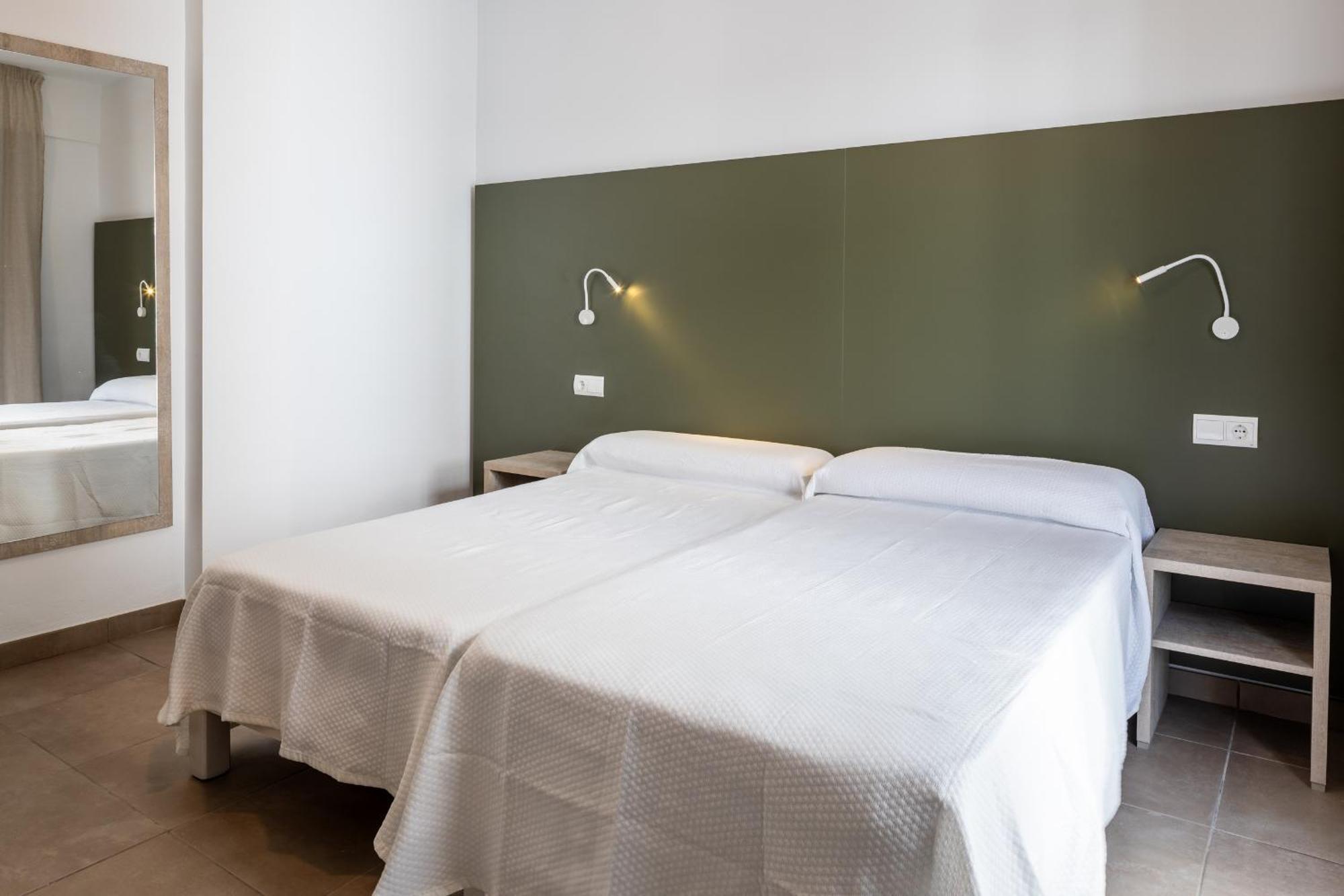 Sant Antoni de Portmany Hostal Alicante מראה חיצוני תמונה