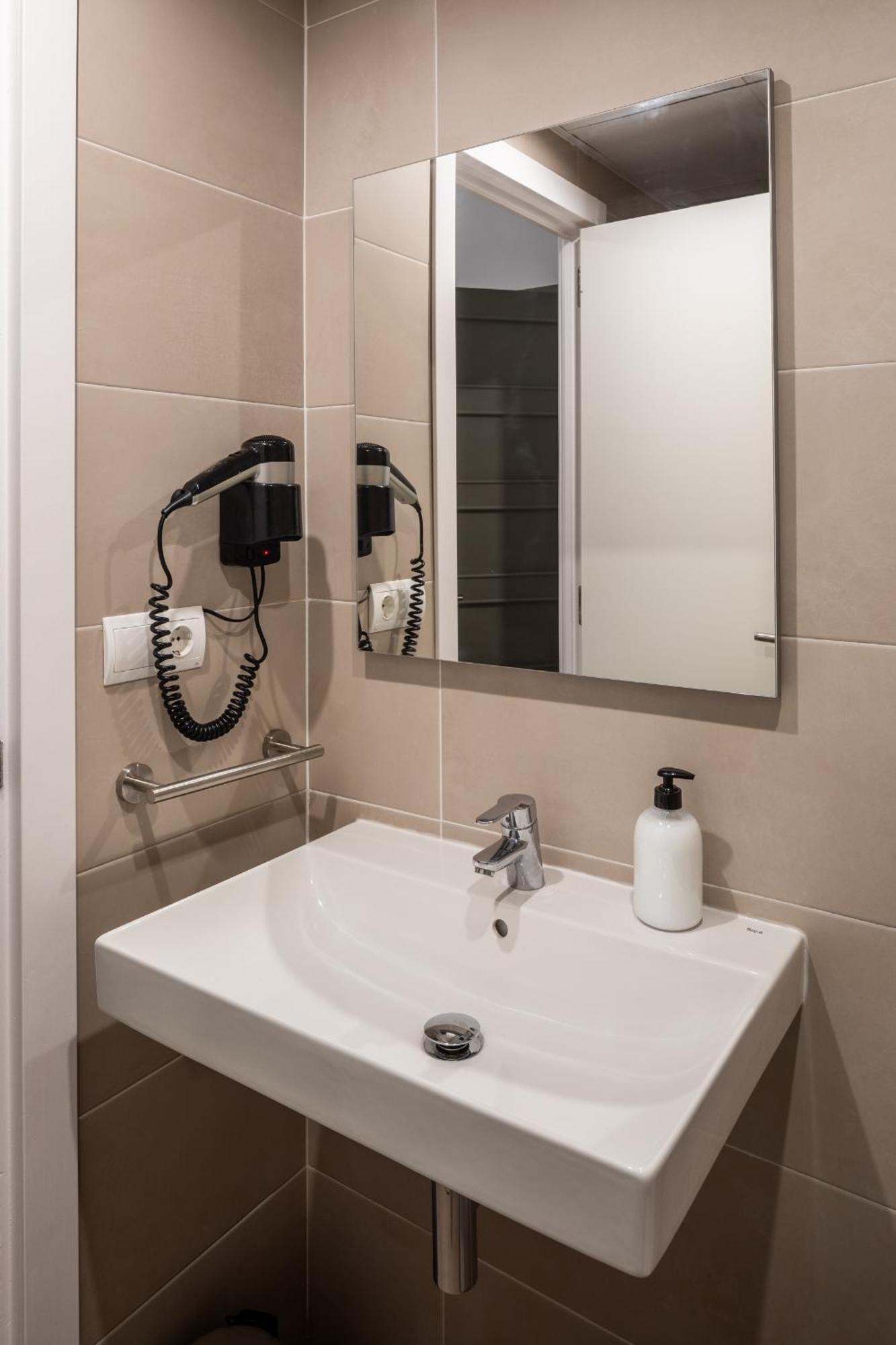 Sant Antoni de Portmany Hostal Alicante מראה חיצוני תמונה