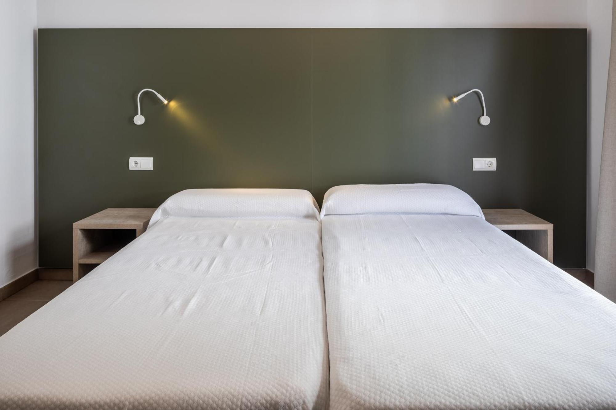 Sant Antoni de Portmany Hostal Alicante מראה חיצוני תמונה