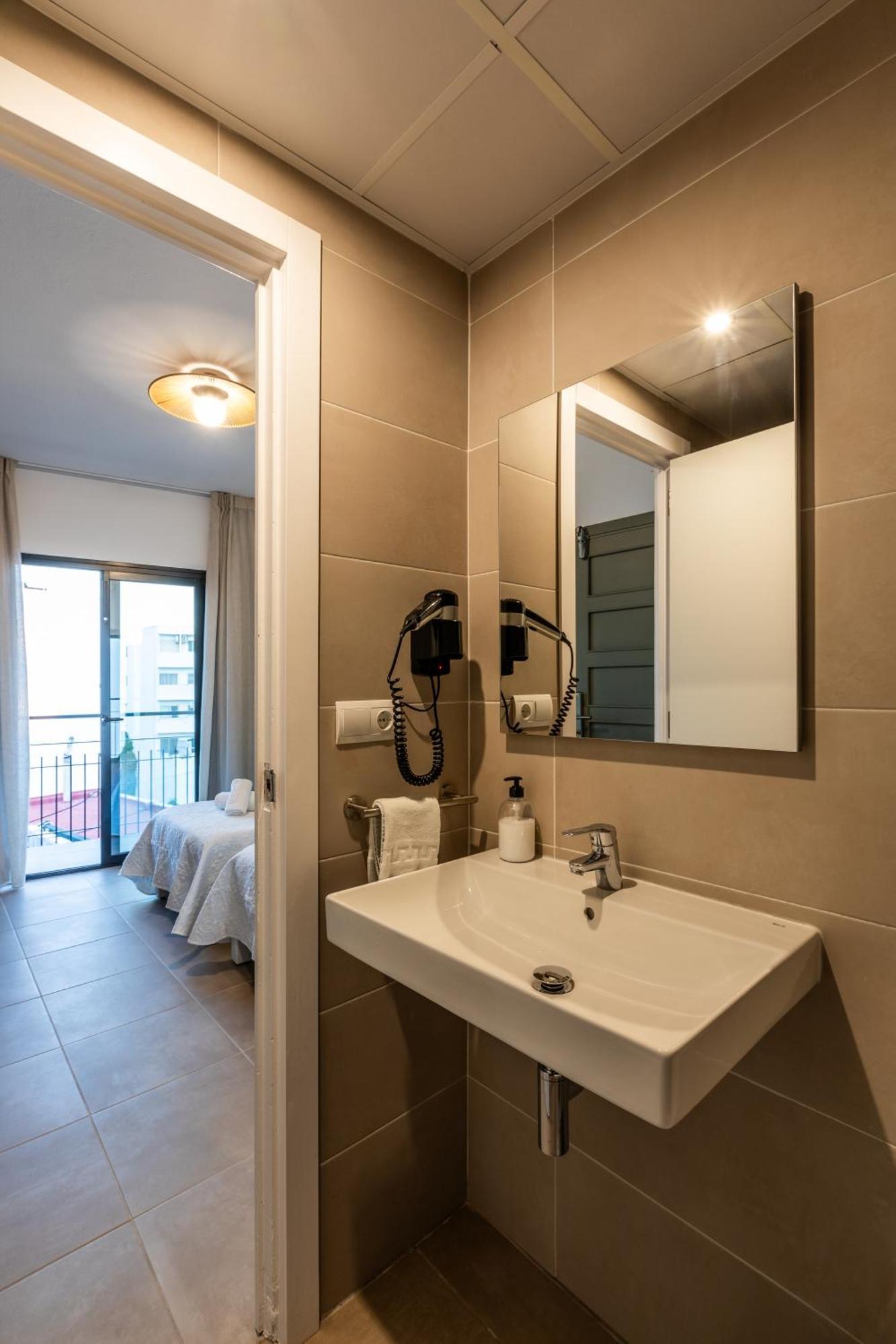 Sant Antoni de Portmany Hostal Alicante מראה חיצוני תמונה