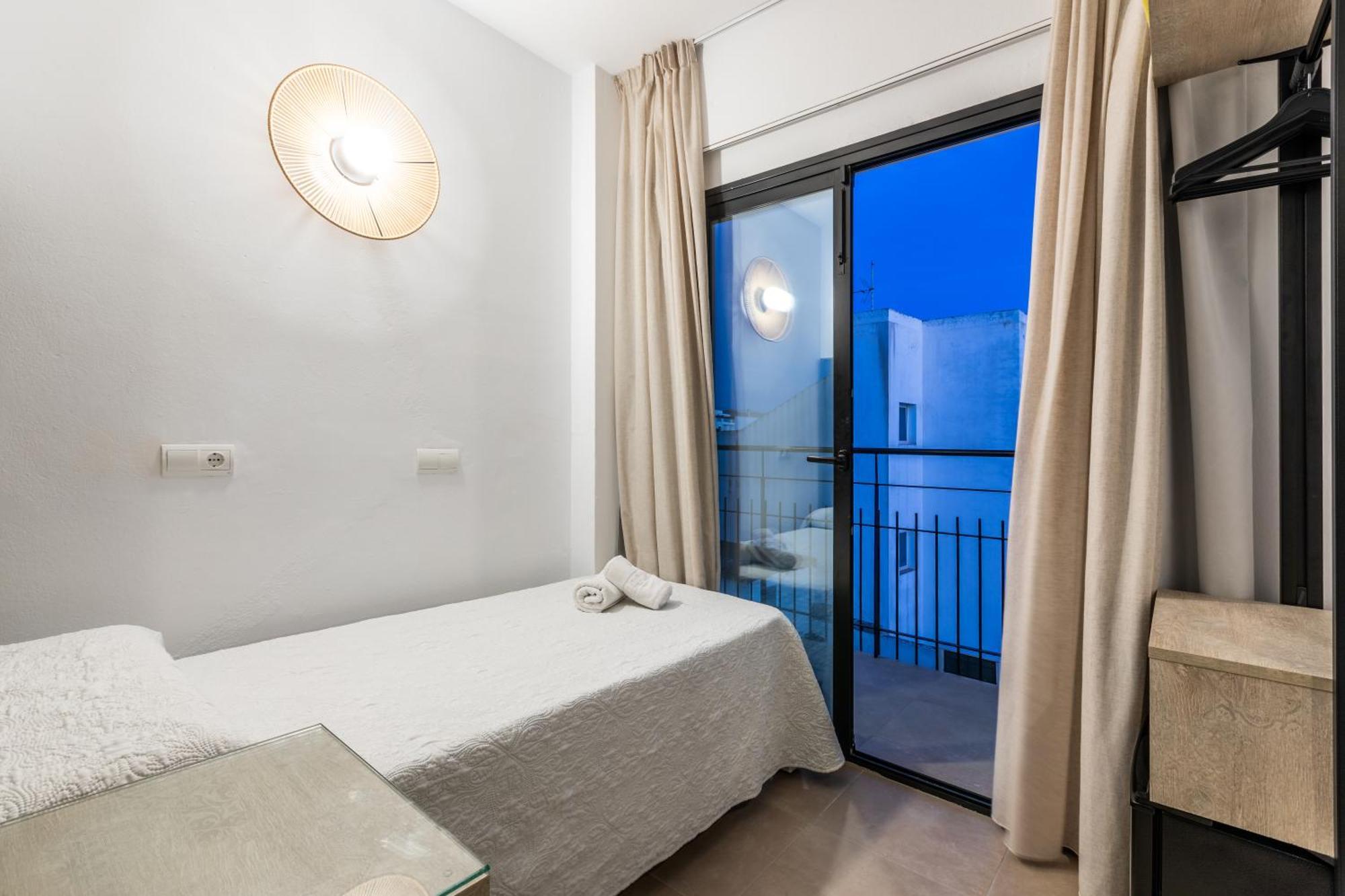 Sant Antoni de Portmany Hostal Alicante מראה חיצוני תמונה