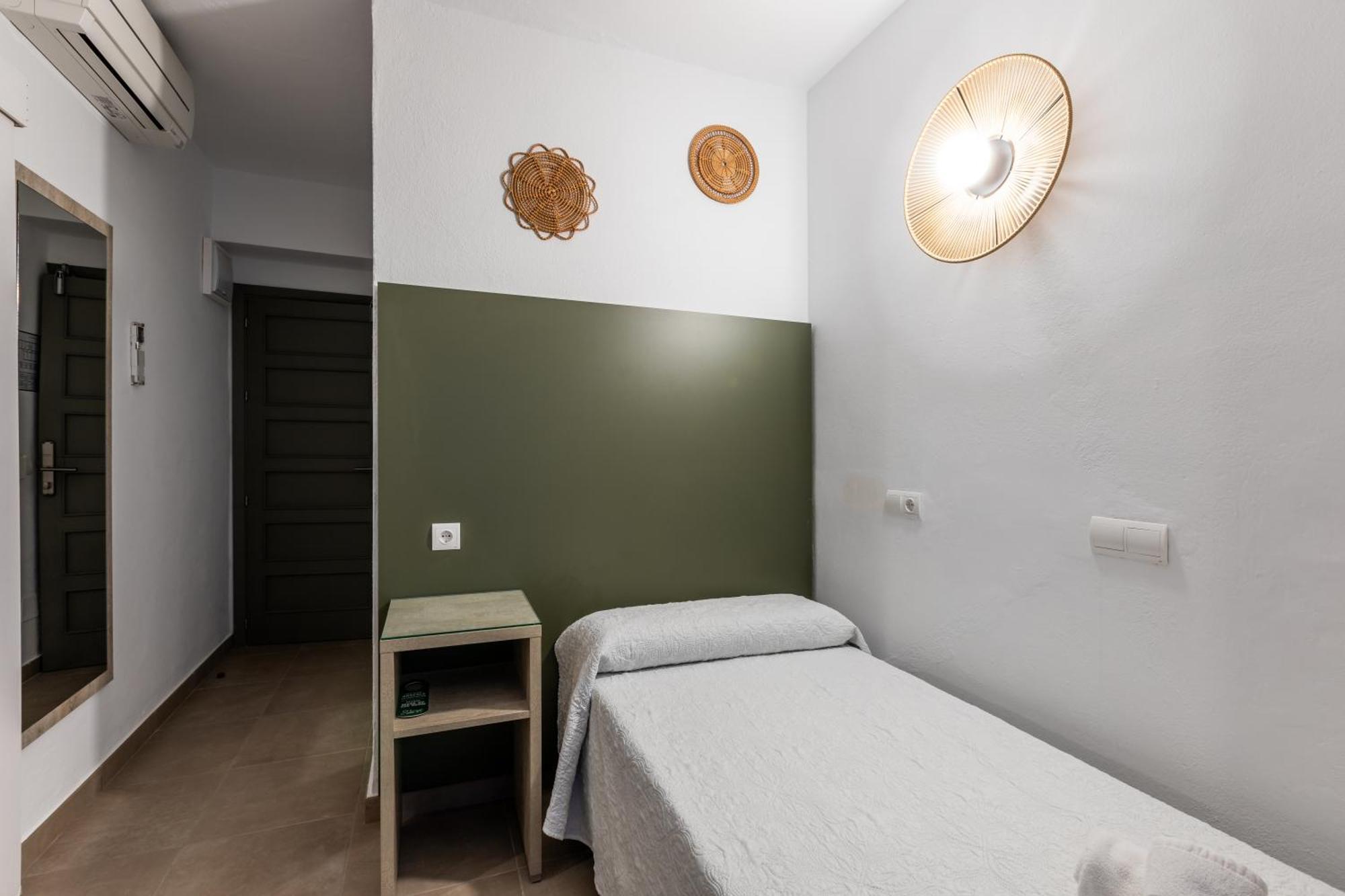 Sant Antoni de Portmany Hostal Alicante מראה חיצוני תמונה
