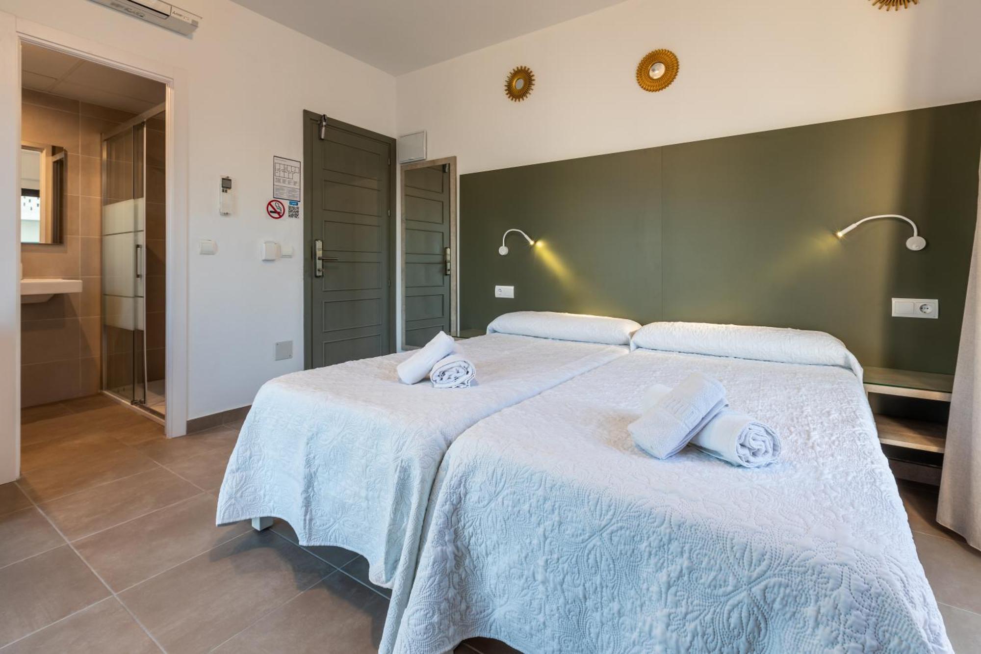 Sant Antoni de Portmany Hostal Alicante מראה חיצוני תמונה