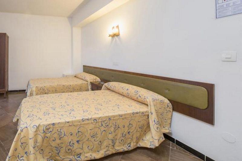 Sant Antoni de Portmany Hostal Alicante מראה חיצוני תמונה